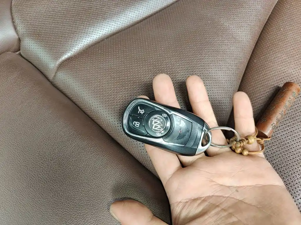 Buick Envision Plus 2018 — фото 12