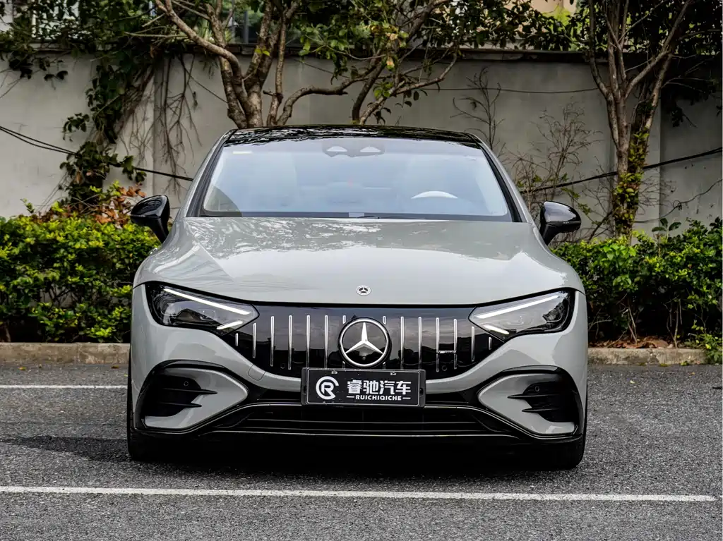 Mercedes-Benz EQE AMG 2024 — фото 2
