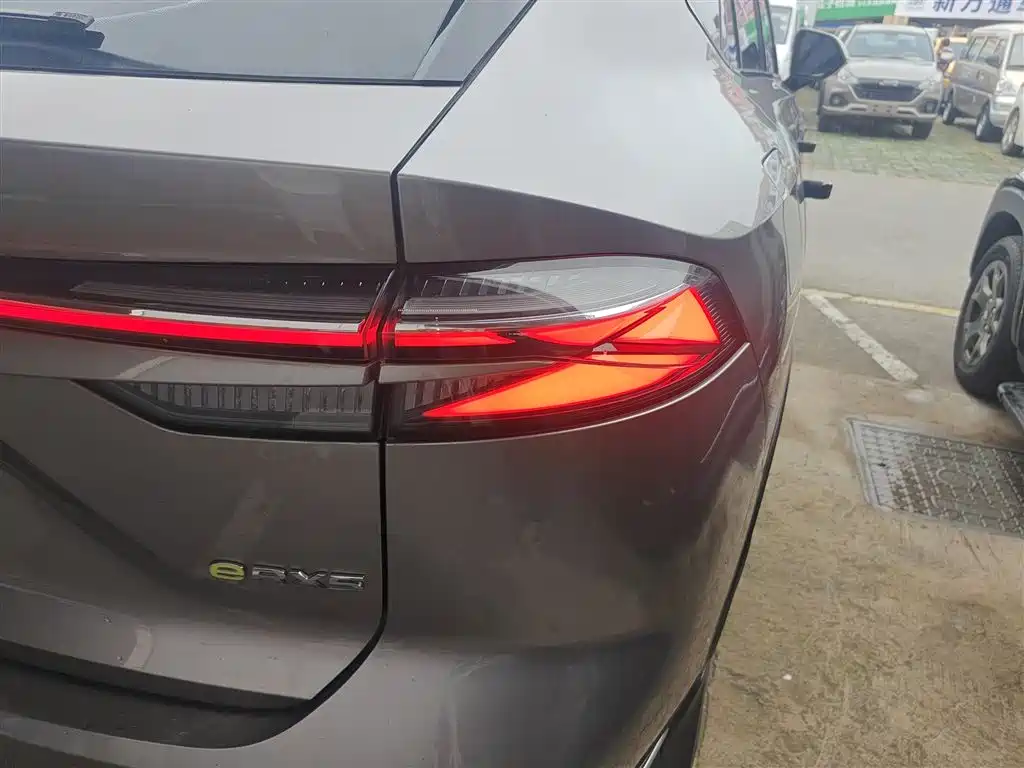 Roewe RX5 New Energy 2023 — фото 8