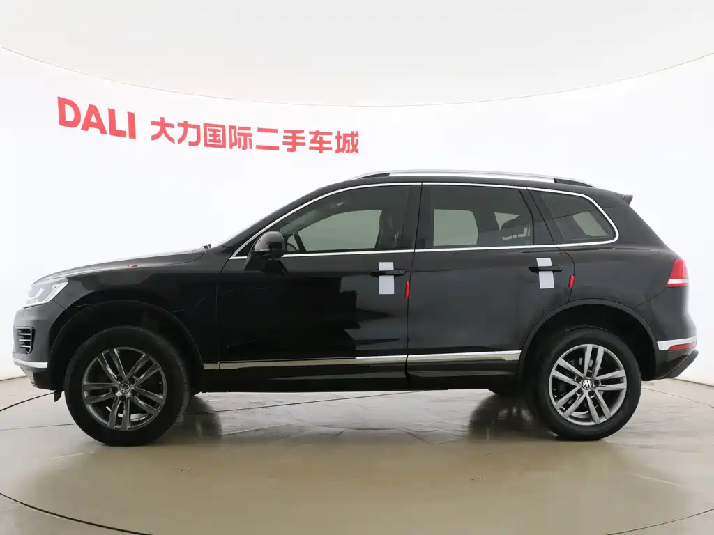 Volkswagen Touareg 2018 — фото 21