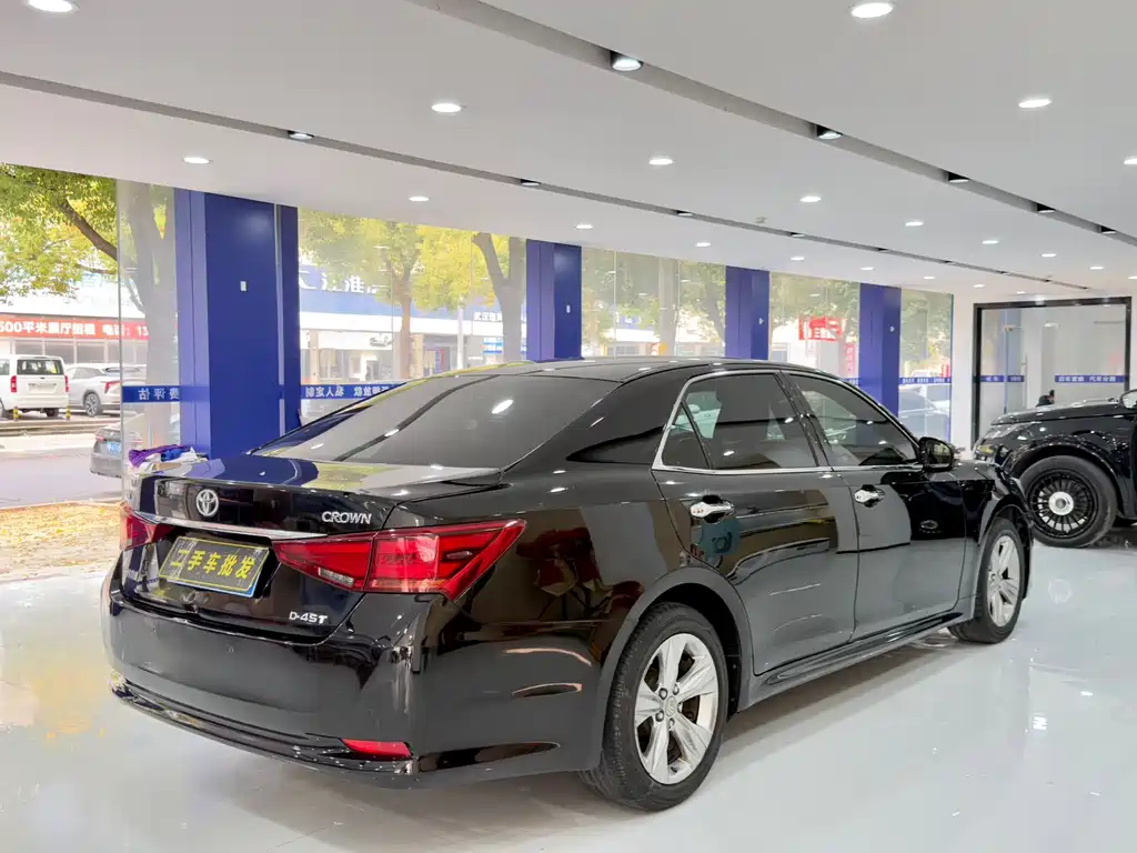 Toyota Crown 2018