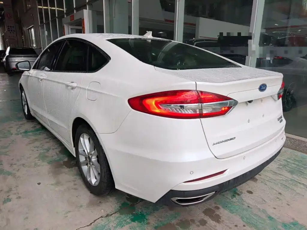 Ford Mondeo 2019 — фото 5