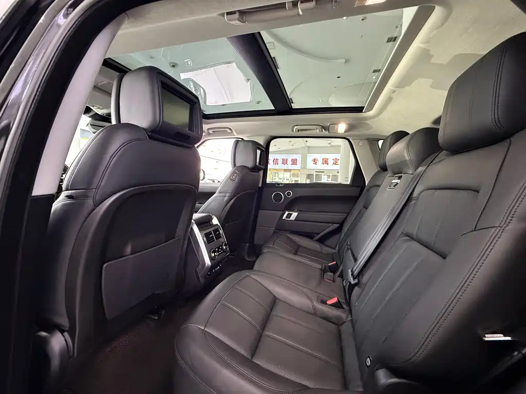 Land Rover Sport 2020 — фото 12