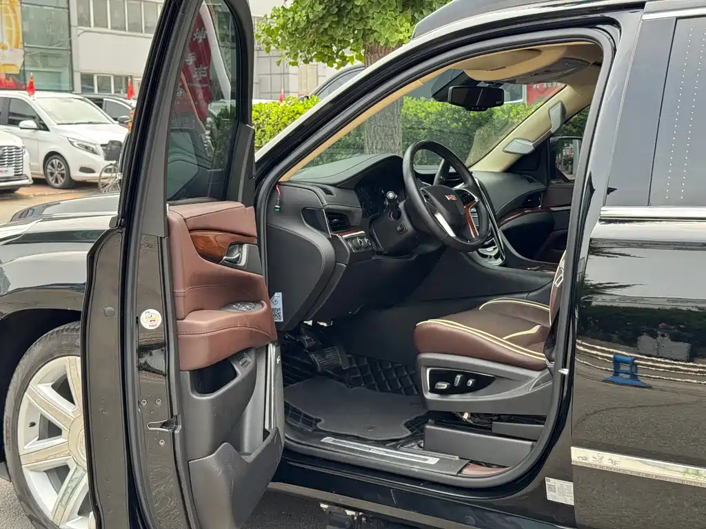 Cadillac Escalade 2017 — фото 12