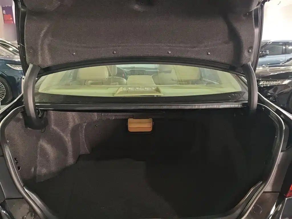 Toyota Camry 2015 — фото 15