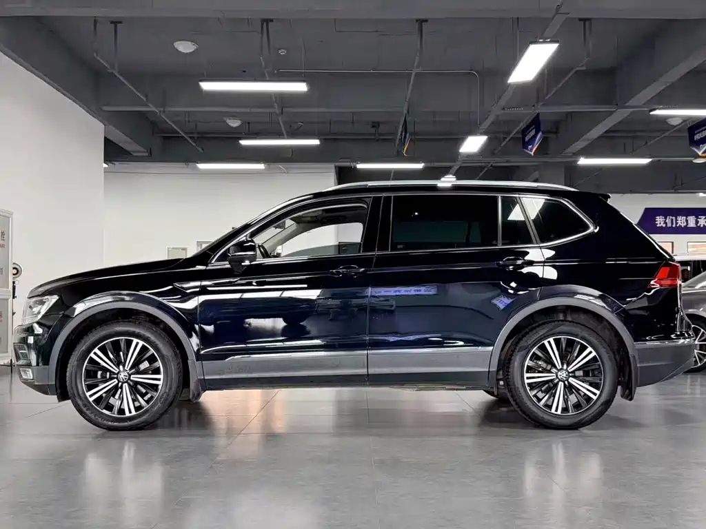 Volkswagen Tiguan L 2021 — фото 8