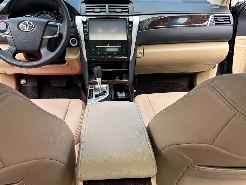 Toyota Camry 2016 — фото 17