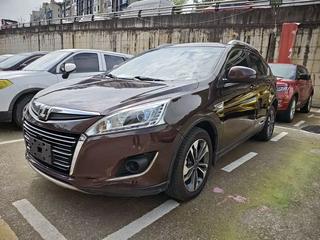 Luxgen U6 2016