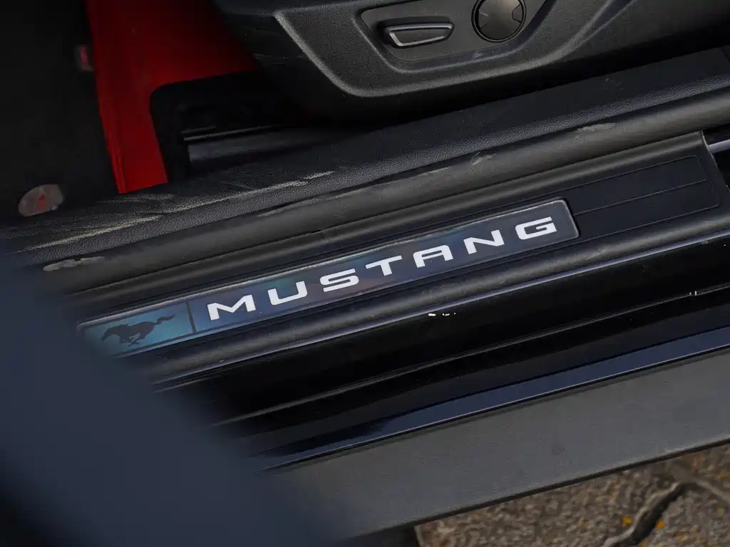 Ford Mustang 2021 — фото 10