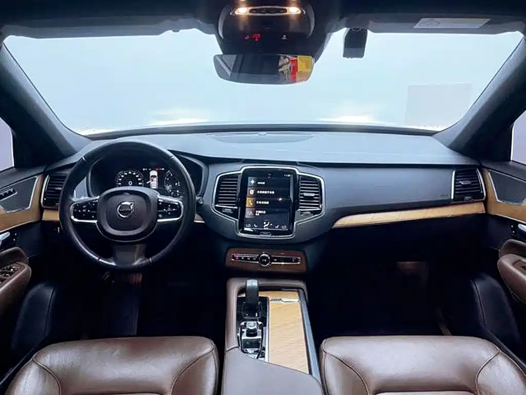 Volvo XC90 2022 — фото 4