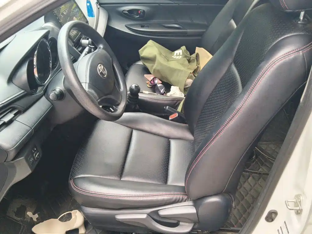 Toyota Yaris L 2017 — фото 11