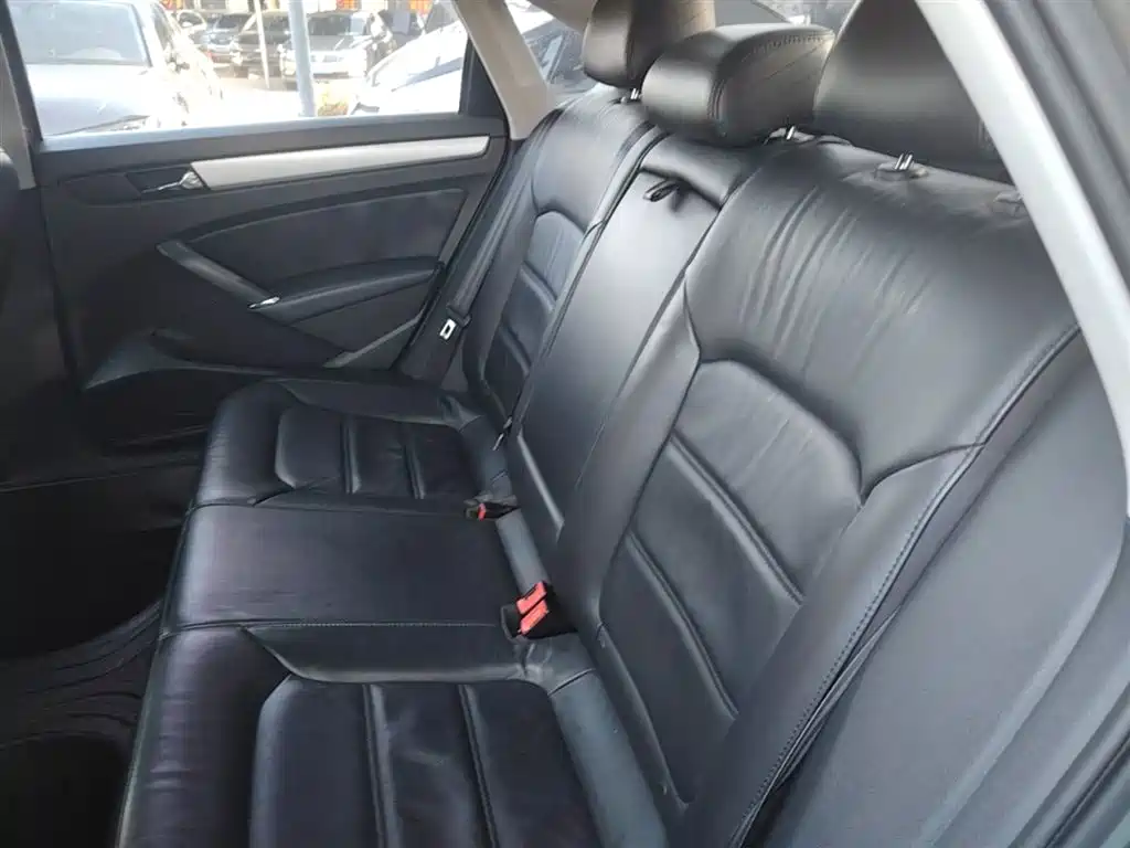 Volkswagen Passat 2015 — фото 17