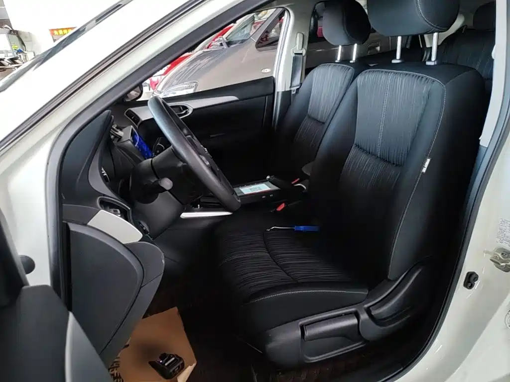 Nissan Sylphy 2023 — фото 15