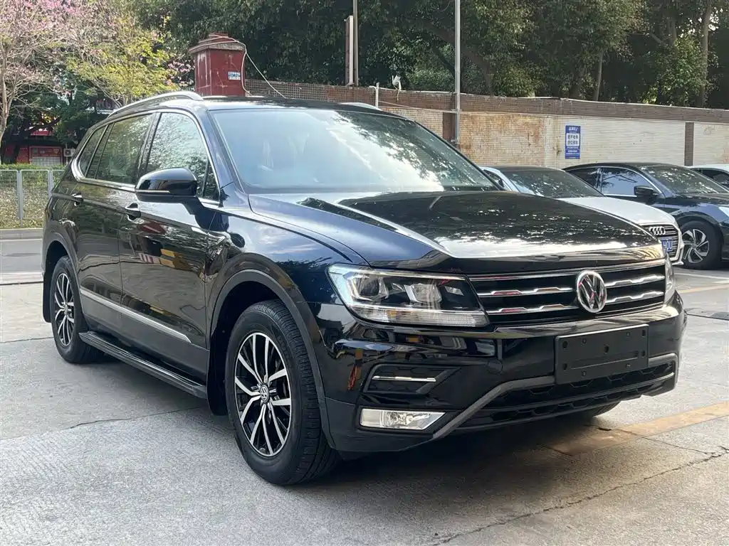 Volkswagen Tiguan L 2018 — фото 25