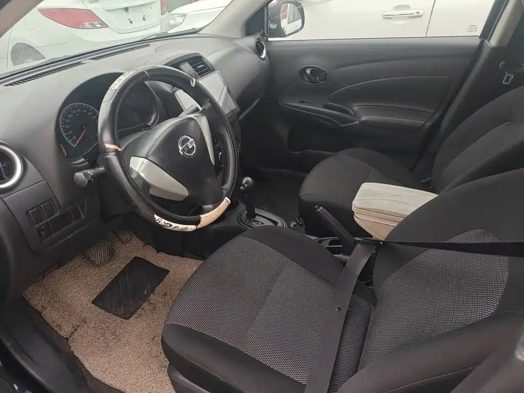 Nissan Sunny 2016 — фото 12