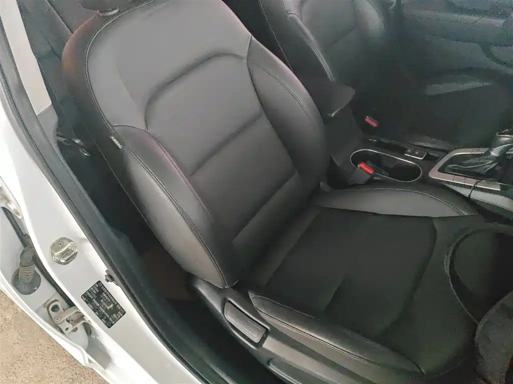 Hyundai Elantra 2020 — фото 20
