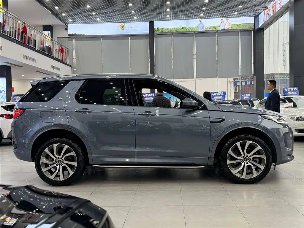 Land Rover Discovery Sport 2023 — фото 4