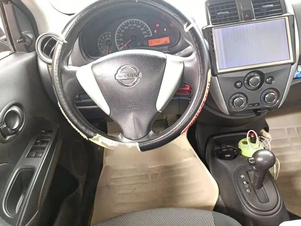 Nissan Sunny 2016