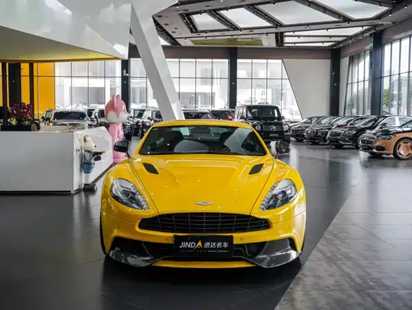 Aston Martin Vanquish 2015