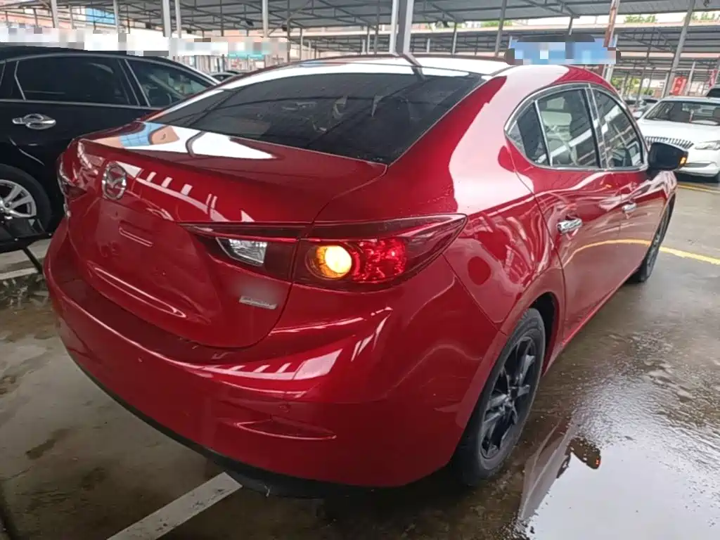 Mazda 3 Axela 2015