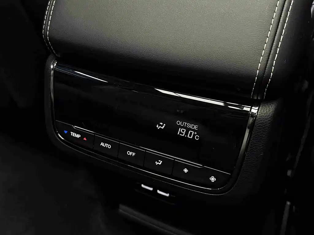 GAC Motor Trumpchi GS8 2022 — фото 26