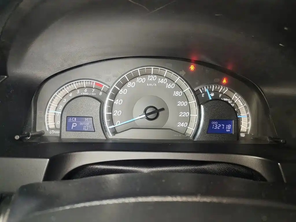 Toyota Camry 2015 — фото 12