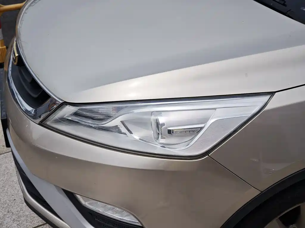 Geely Emgrand GS 2017 — фото 15