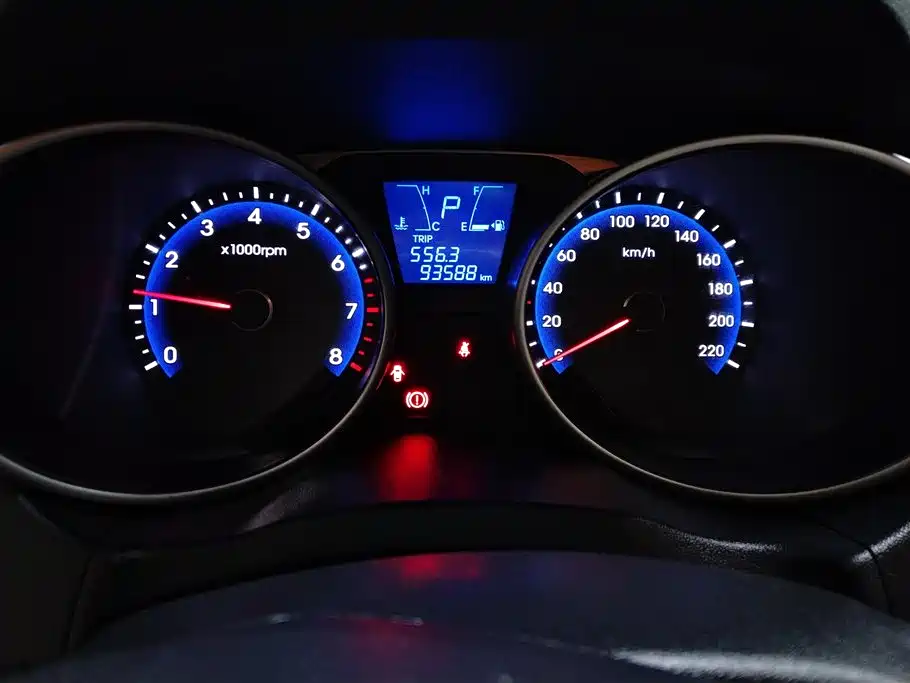 Hyundai ix35 2015 — фото 14