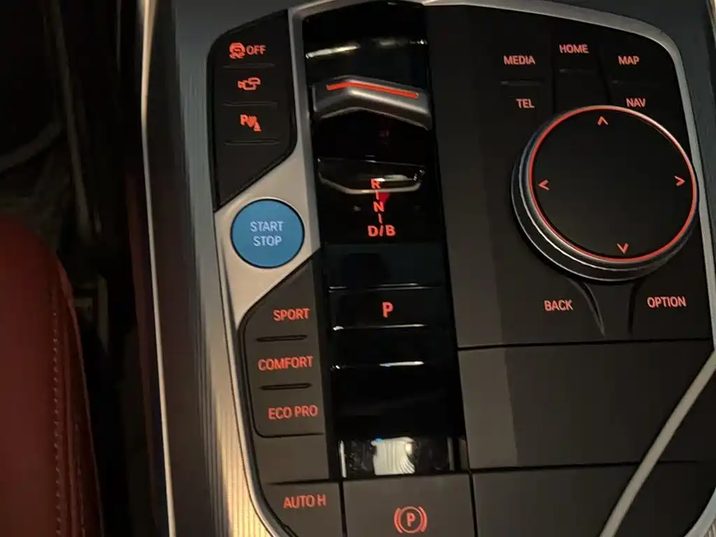 BMW i4 2025 — фото 10
