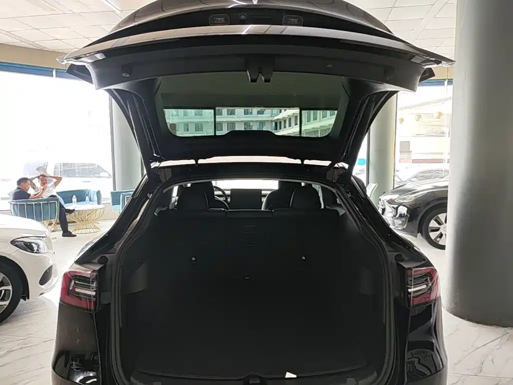 Tesla Model Y 2023 — фото 19