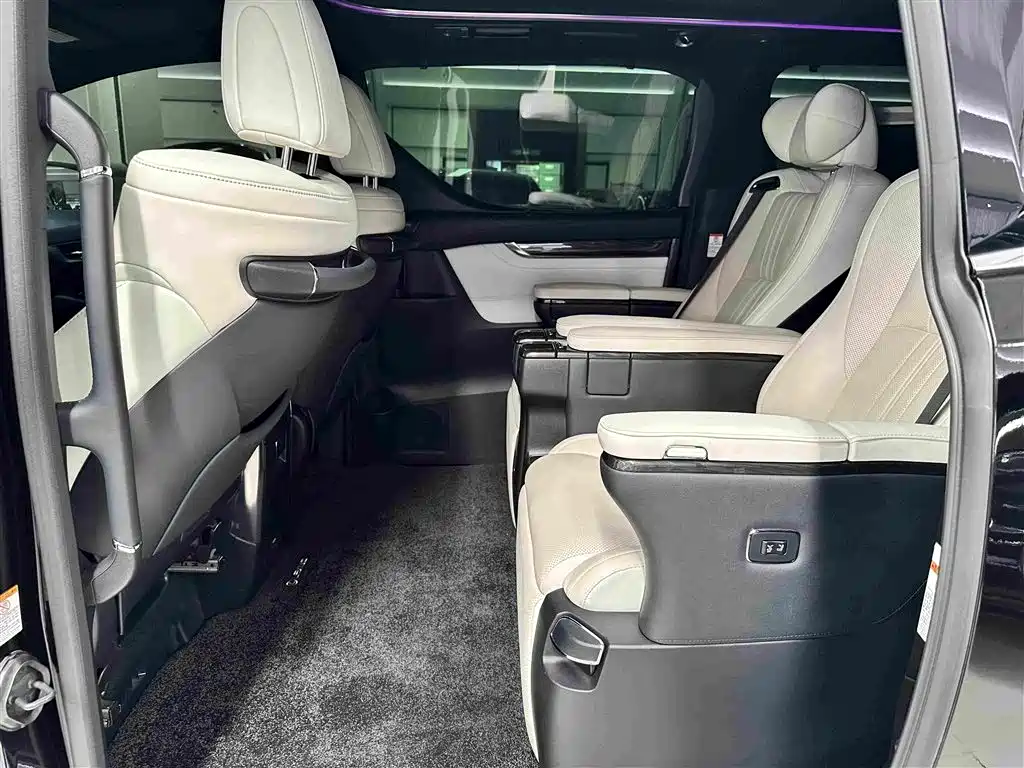 Lexus LM 2022 — фото 15