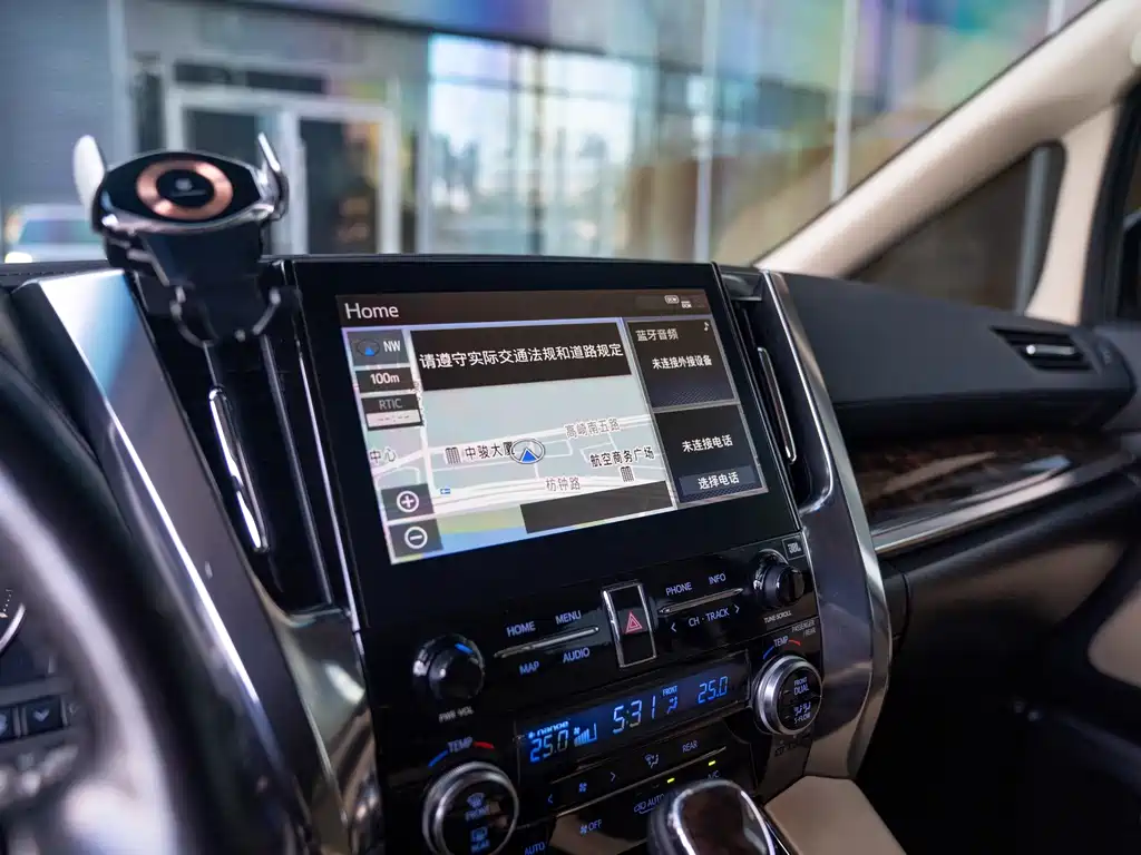 Toyota Alphard 2021 — фото 9