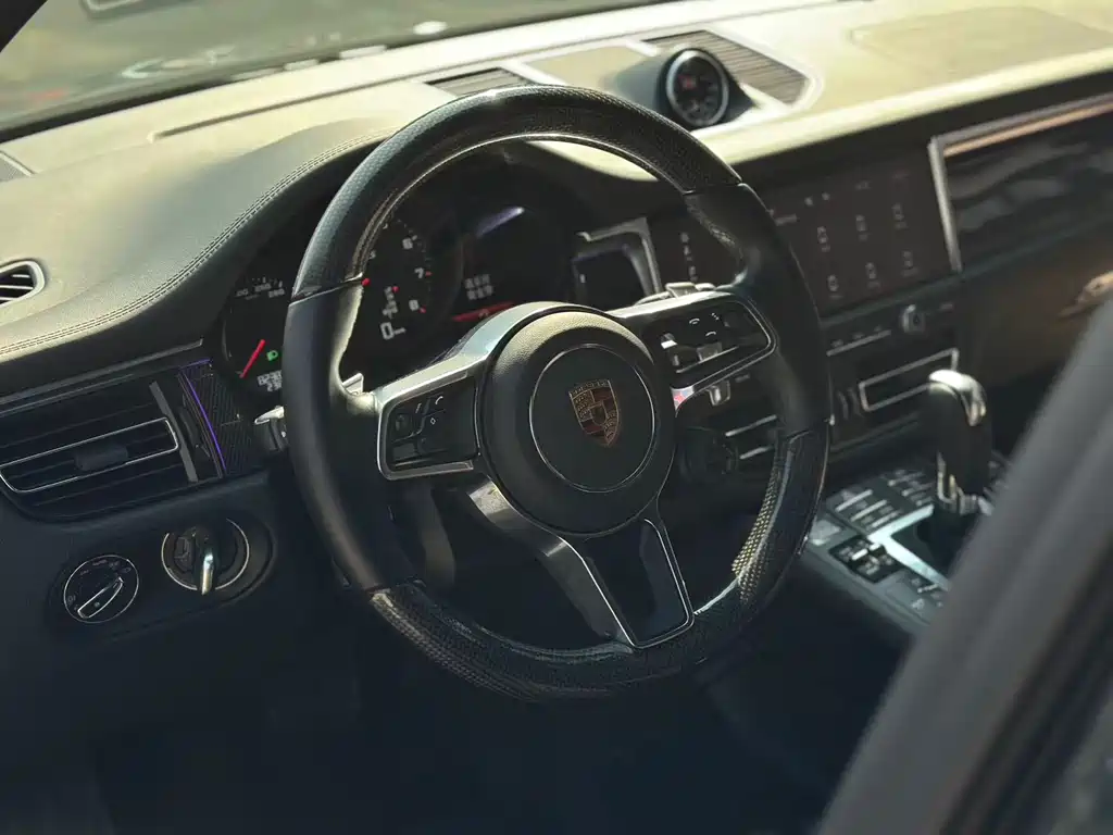 Porsche Macan 2021 — фото 14
