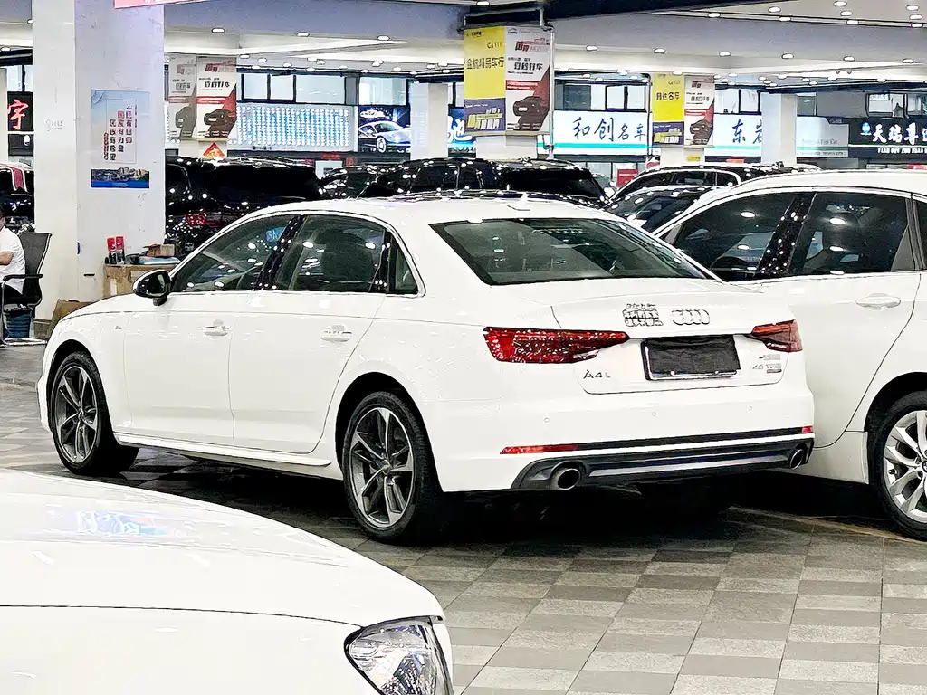 Audi A4L 2017