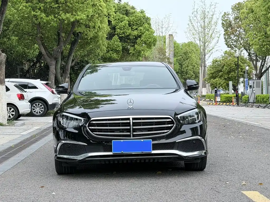 Mercedes-Benz E-Class 2022 — фото 2