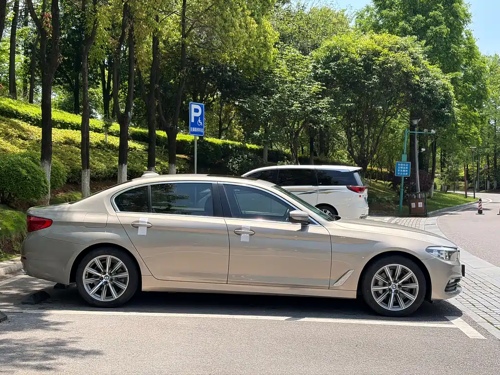 BMW 5 Series 2018 — фото 4