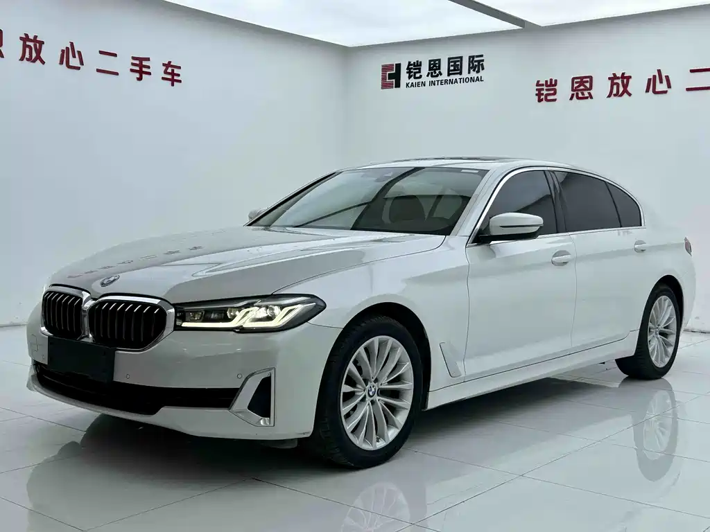BMW 5 Series 2021 — фото 1