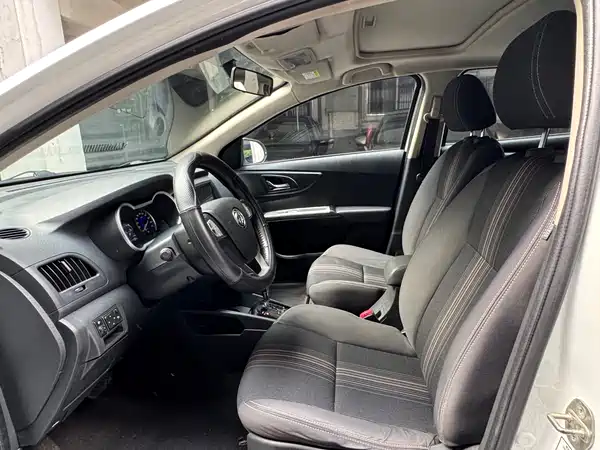 Dongfeng Aeolus AX3 2016