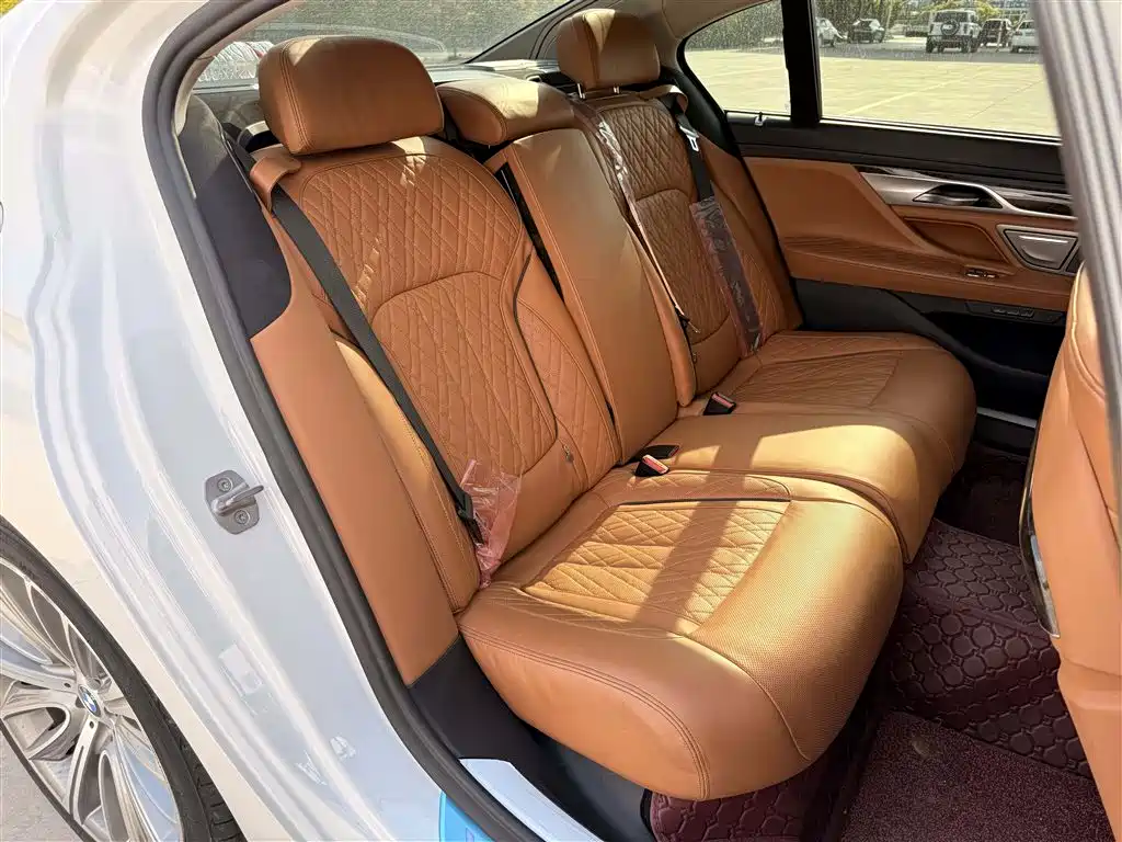 BMW 7 Series 2022 — фото 16