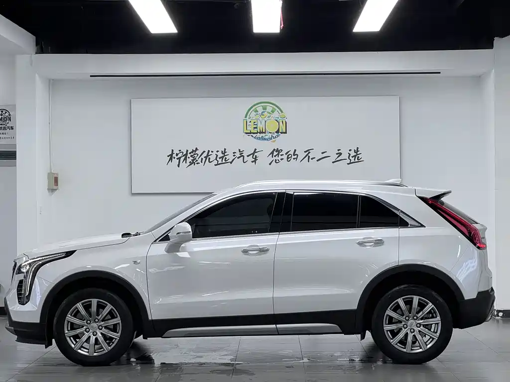 Cadillac XT4 2022 — фото 5