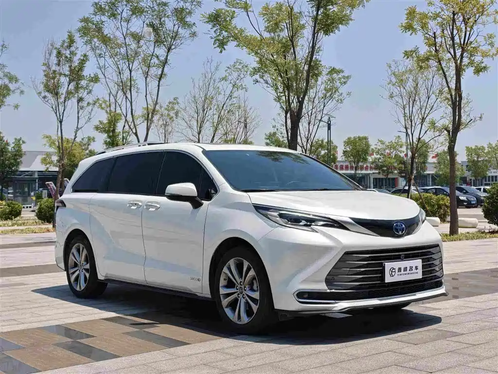 Toyota Sienna 2024 — фото 3