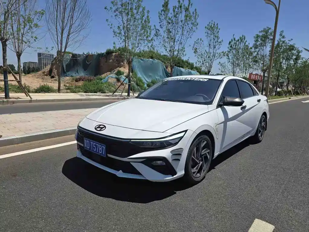 Hyundai Elantra 2023