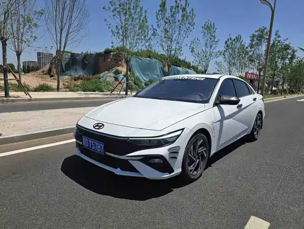 Hyundai Elantra 2023