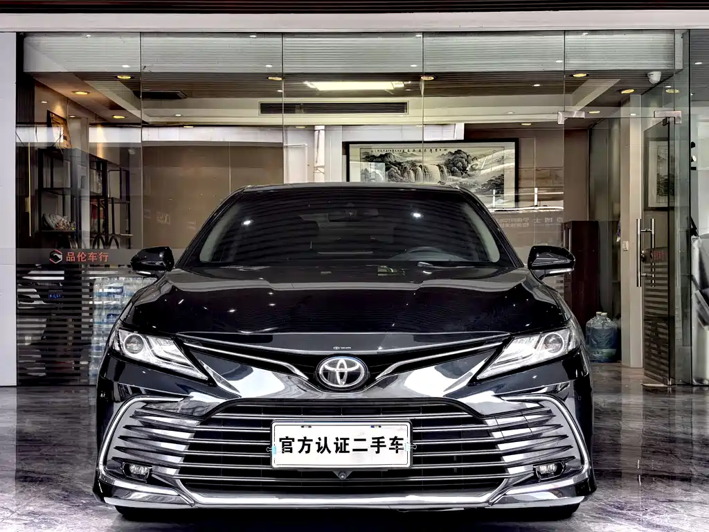 Toyota Camry 2021 — фото 2