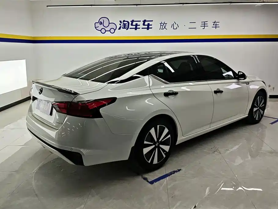 Nissan Teana 2022 — фото 3