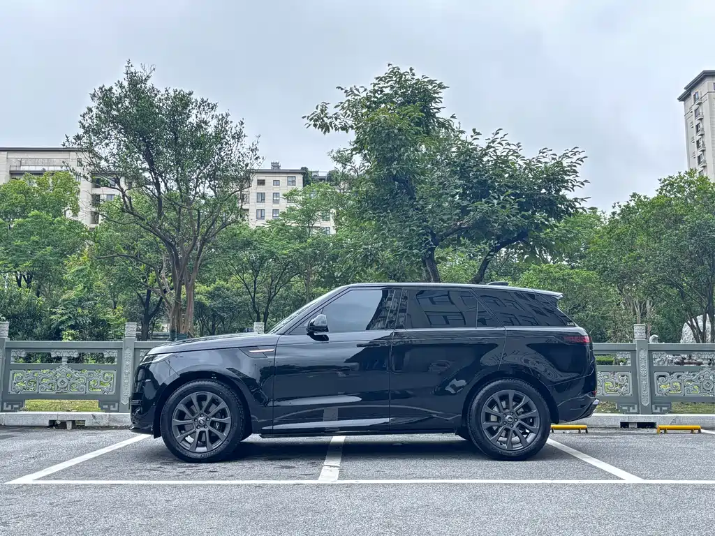 Land Rover Sport 2024