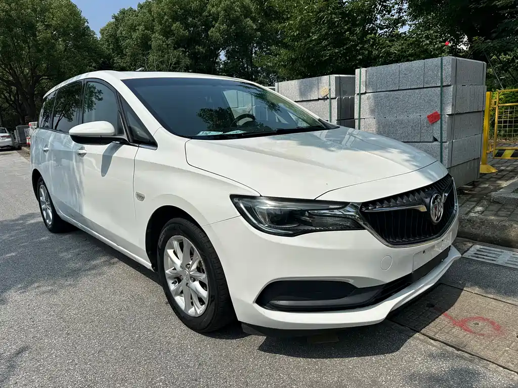 Buick GL6 2017