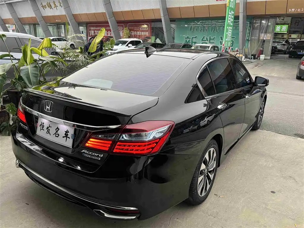 Honda Accord 2018 — фото 14