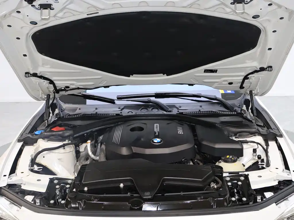 BMW 3 Series 2019 — фото 17