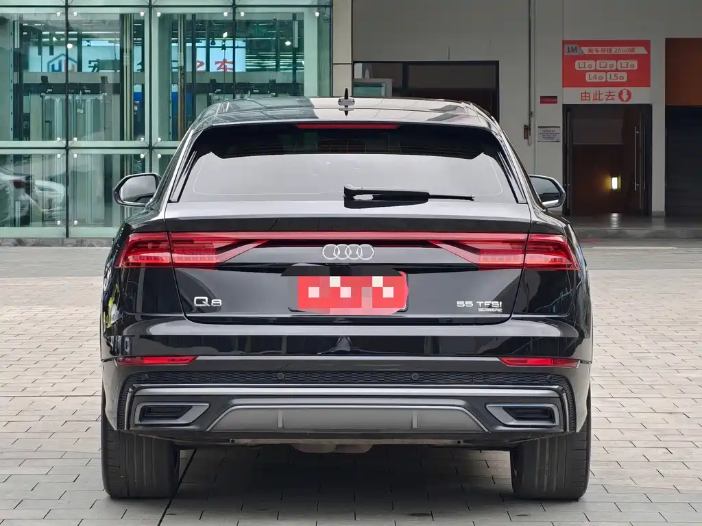 Audi Q8 2023 — фото 18